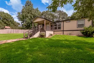 3011 Simmons St, Huntsville, TX 77320 - Photo 1