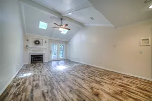 9 Oldstream Ct, The Woodlands, TX 77381 - Photo 10