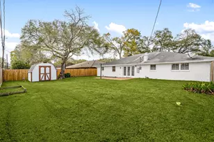 5719 Cerritos Dr, Houston, TX 77035 - Photo 28