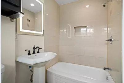 5719 Cerritos Drive, Houston, TX 77035 - Photo 18