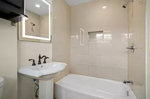 5719 Cerritos Dr, Houston, TX 77035 - Photo 18