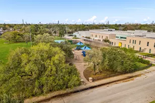 5719 Cerritos Dr, Houston, TX 77035 - Photo 38