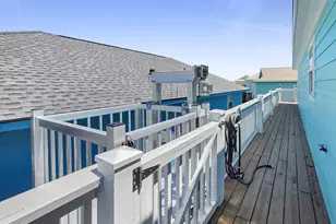 930 Eastview, Crystal Beach, TX 77650 - Photo 10