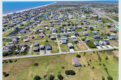 930 Eastview, Crystal Beach, TX 77650 - Photo 40