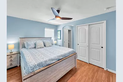 930 Eastview, Crystal Beach, TX 77650 - Photo 12