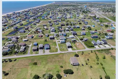 930 Eastview, Crystal Beach, TX 77650 - Photo 44