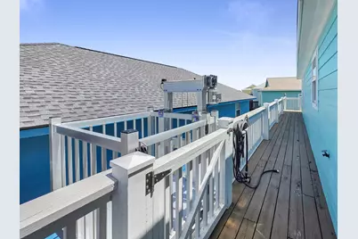 930 Eastview, Crystal Beach, TX 77650 - Photo 26