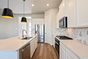 719 Sandy Bay Ln, Kemah, TX 77565 - Photo 4