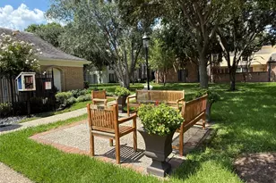 7517 Olympia Dr, Houston, TX 77063 - Photo 36