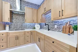 7517 Olympia Dr, Houston, TX 77063 - Photo 8