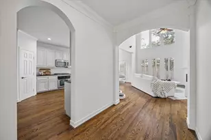 1250 Seamist Dr, Houston, TX 77008 - Photo 8