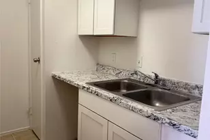 12500 Sandpiper Dr, Houston, TX 77035 - Photo 4