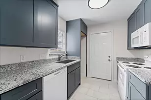 1615 1/2 McKee St, Houston, TX 77009 - Photo 6
