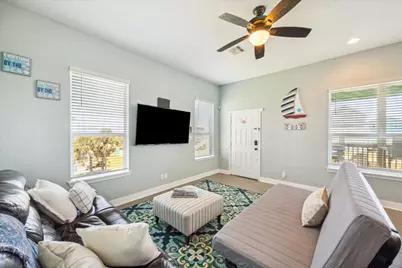 11216 Reagor Way, Galveston, TX 77554 - Photo 8