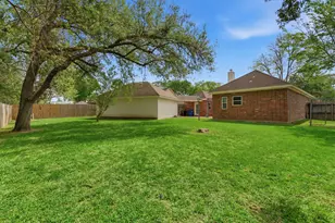 304 Melodywood Dr, Friendswood, TX 77546 - Photo 14