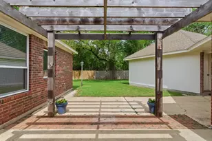 304 Melodywood Dr, Friendswood, TX 77546 - Photo 18