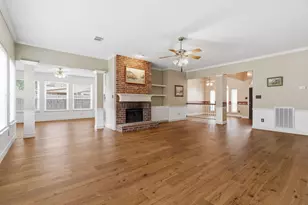 304 Melodywood Dr, Friendswood, TX 77546 - Photo 6