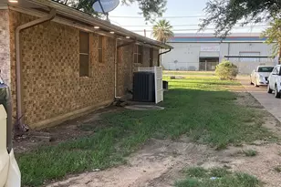 114 E Palm St, Fresno, TX 77545 - Photo 2