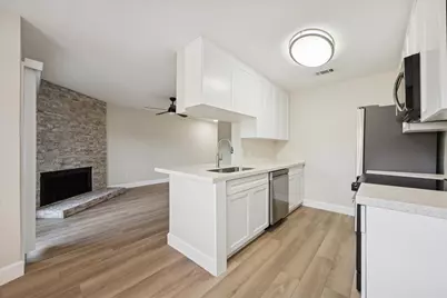 18800 Egret Bay Boulevard #907, Houston, TX 77058 - Photo 8