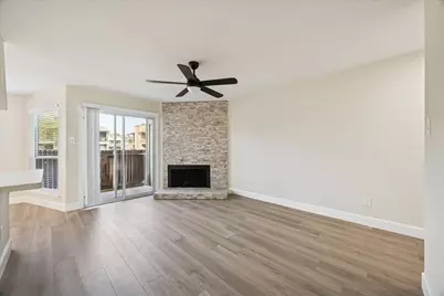 18800 Egret Bay Boulevard #907, Houston, TX 77058 - Photo 4