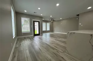 6733 Utah St, Houston, TX 77091 - Photo 2