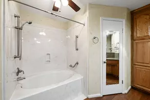 69 S Bachelor Button St, Lake Jackson, TX 77566 - Photo 24