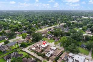69 S Bachelor Button St, Lake Jackson, TX 77566 - Photo 44