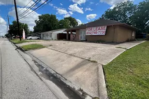 2207 Strawberry Rd, Pasadena, TX 77502 - Photo 2