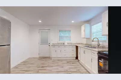 607 W Park Street, Sugar Land, TX 77498 - Photo 14