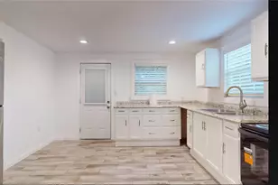607 W Park St, Sugar Land, TX 77498 - Photo 14