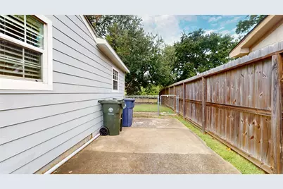 607 W Park Street, Sugar Land, TX 77498 - Photo 36