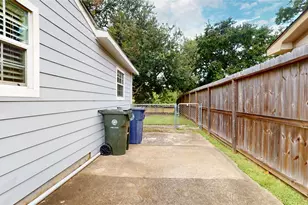 607 W Park St, Sugar Land, TX 77498 - Photo 36