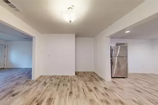 607 W Park St, Sugar Land, TX 77498 - Photo 10