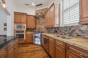 2128 Harold St, Houston, TX 77098 - Photo 6