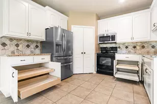 13727 Fountainview Dr, Montgomery, TX 77356 - Photo 12