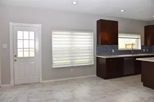 2822 Grants River Cir, Sugar Land, TX 77479 - Photo 10
