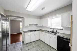 614 Val Lena Dr, Houston, TX 77024 - Photo 10