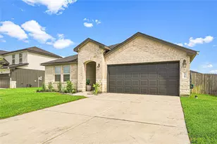 1319 Sea Breeze Way, Iowa Colony, TX 77583 - Photo 2