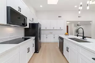 11411 Ash Creek Dr, Houston, TX 77043 - Photo 12