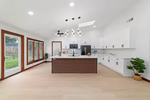 11411 Ash Creek Dr, Houston, TX 77043 - Photo 10