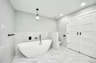 1218 Des Jardines St, Houston, TX 77023 - Photo 28