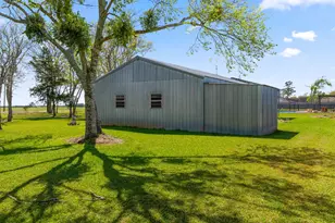 3913 County Rd 106, Bay City, TX 77414 - Photo 32