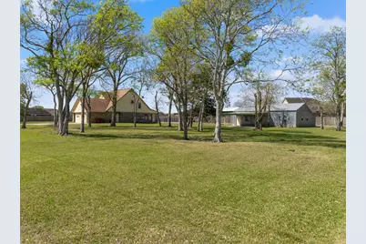 3913 County Road 106, Bay City, TX 77414 - Photo 26