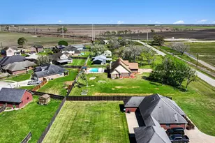 3913 County Rd 106, Bay City, TX 77414 - Photo 40