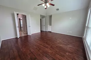 5218 Cottonwood Creek Ln, League City, TX 77573 - Photo 10