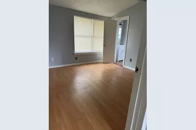 818 N Commerce Street, Baytown, TX 77520 - Photo 8