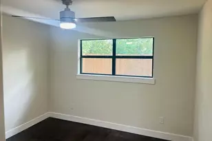 618 E 40th St, Houston, TX 77022 - Photo 8