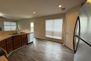 2325 Shady Tree Ln, Conroe, TX 77301 - Photo 6