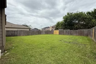 2325 Shady Tree Ln, Conroe, TX 77301 - Photo 2