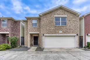 3728 Main Poplar Dr, Houston, TX 77025 - Photo 2
